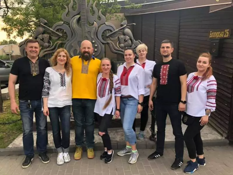 День вишиванки в Докер