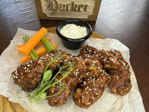 Курячі крильця BBQ з соусом із сиру Дор Блю