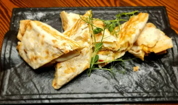 лаваш з трьома видами сиру