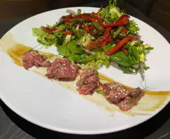 Beef салат з ростбіфом