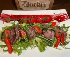 Салатний мікс із качиною грудкою